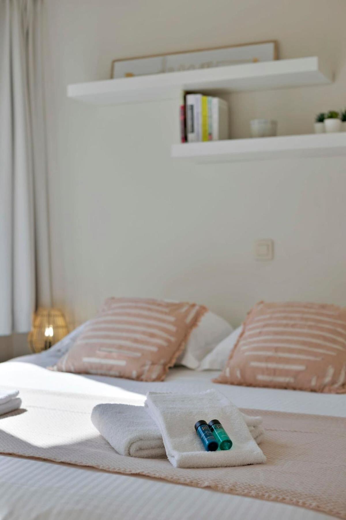 Huswell - Stylish Apartment At The Zeedijk Of Knokke Kültér fotó